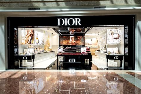 dior senayan address.